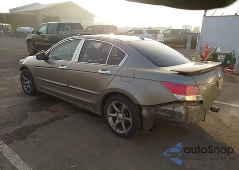 2010 Honda Accord 2.4 Ex-L z USA, uszkodzony, nr VIN 1HGCP2F83AA131289